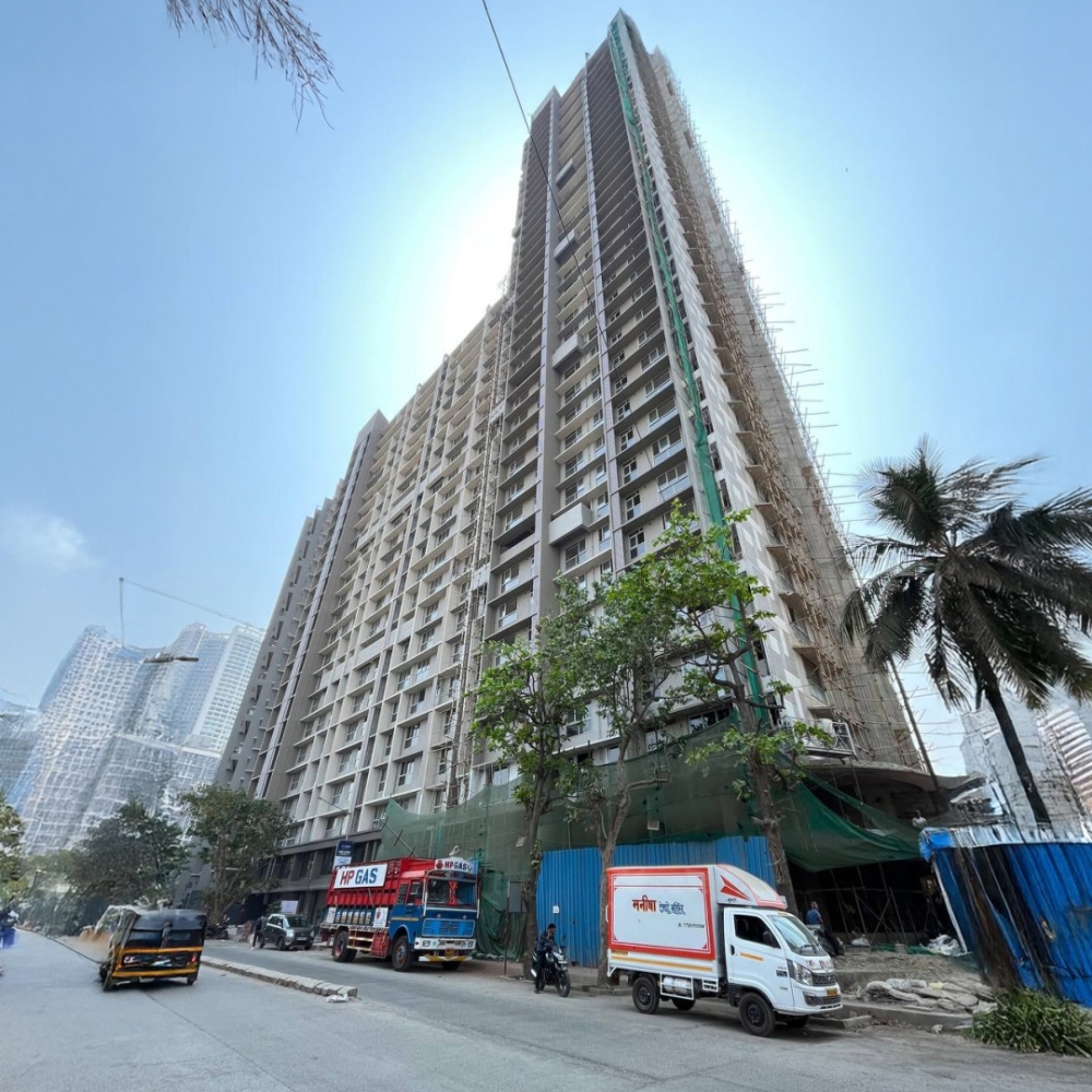 Flats in Mumbai Kandivali West